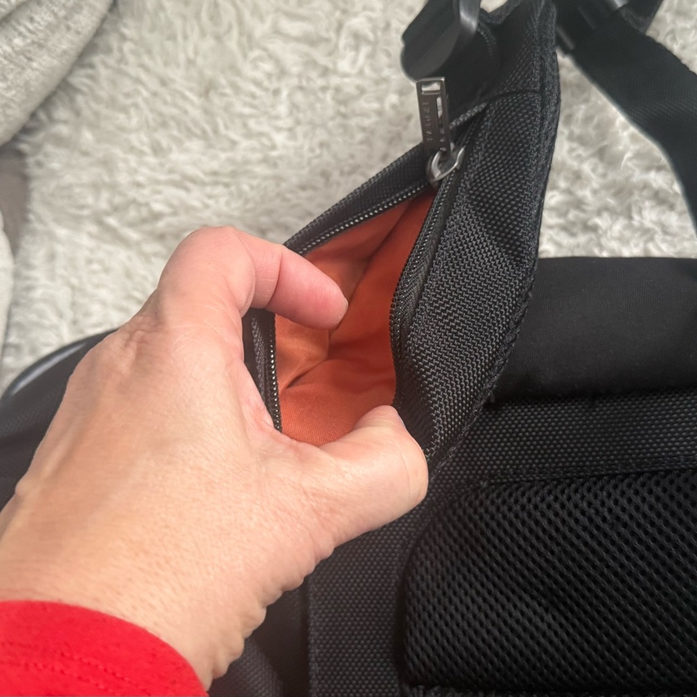 Everki Studio Backpack - image 8